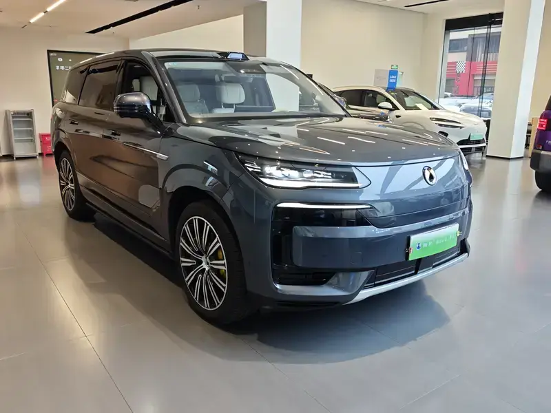 2025 Denza N9 с пробегом 1 500 км