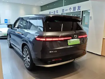2025 Denza N9 с пробегом 1 500 км