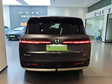 2025 Denza N9 с пробегом 1 500 км