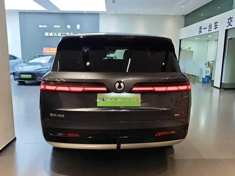 2025 Denza N9 с пробегом 1 500 км