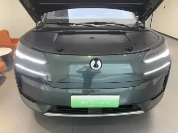 2025 Denza N9 с пробегом 12 100 км