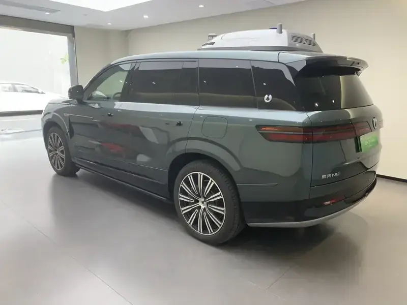 2025 Denza N9 с пробегом 12 100 км