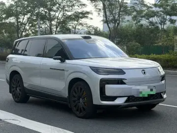 2025 Denza N9 с пробегом 23 000 км