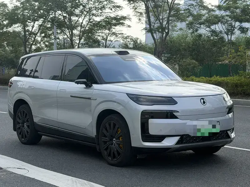 2025 Denza N9 с пробегом 23 000 км