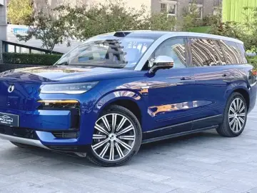 2026 Denza N9 с пробегом 5 100 км