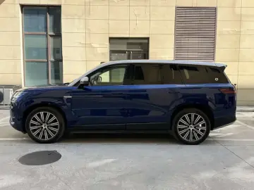 2026 Denza N9 с пробегом 5 100 км