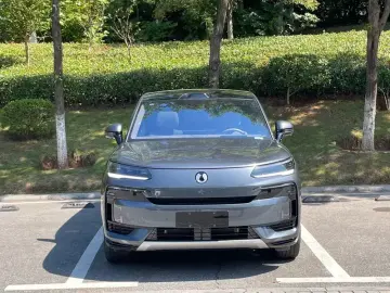 2025 Denza N9 с пробегом 37 000 км
