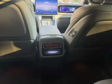 2025 Denza N9 с пробегом 18 000 км