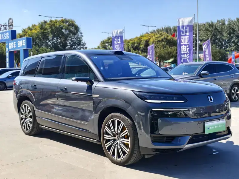 2025 Denza N9 с пробегом 19 000 км