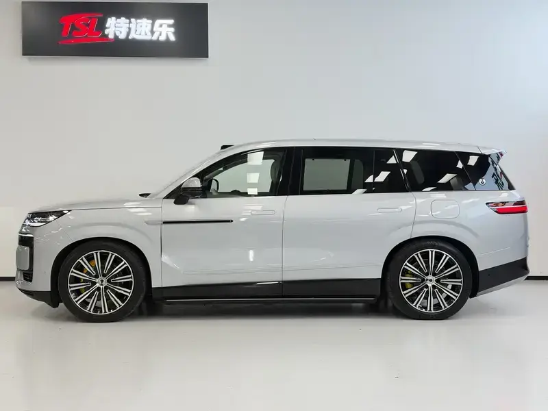 2025 Denza N9 с пробегом 55 500 км