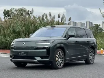 2025 Denza N9 с пробегом 20 000 км