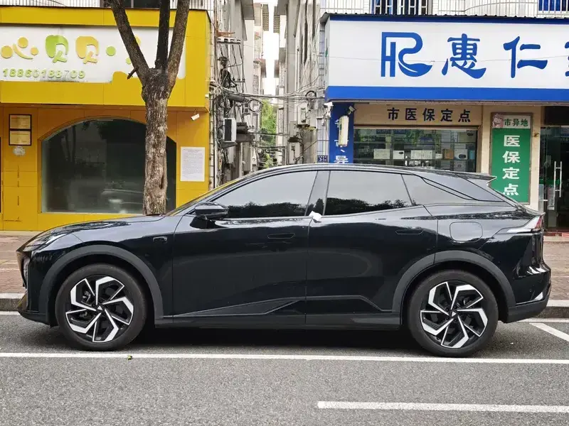 2025 Changan Deepal S07 с пробегом 20 000 км