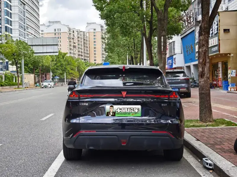 2025 Changan Deepal S07 с пробегом 20 000 км