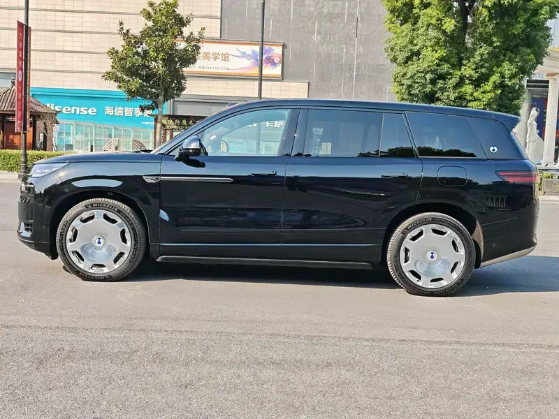 2026 Denza N9 с пробегом 2 000 км