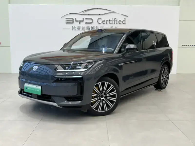 2025 Denza N9 с пробегом 24 000 км