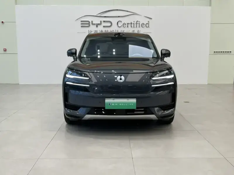 2025 Denza N9 с пробегом 24 000 км