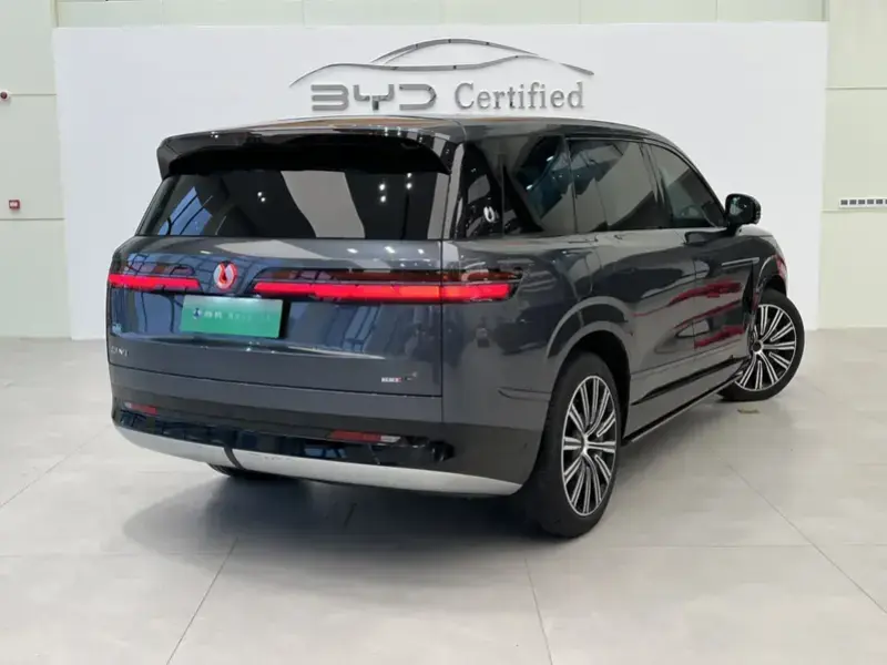 2025 Denza N9 с пробегом 24 000 км