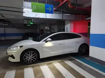 2024 Denza Z9 с пробегом 23 000 км
