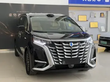 2025 Denza D9 с пробегом 38 000 км