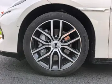 2024 Denza Z9 с пробегом 23 000 км