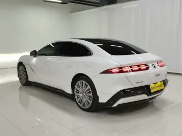 2024 Denza Z9 с пробегом 21 000 км