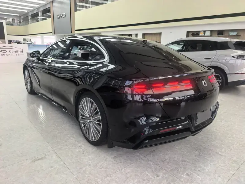 2024 Denza Z9 с пробегом 23 600 км