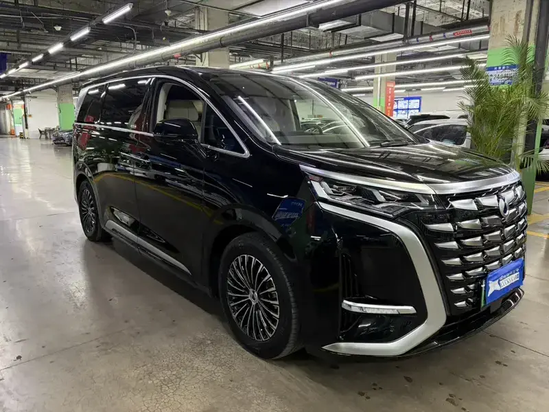 2022 Denza D9 с пробегом 49 200 км