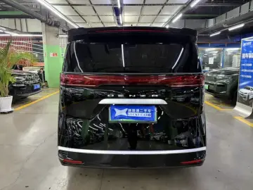 2022 Denza D9 с пробегом 49 200 км