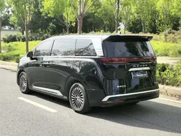 2025 Denza D9 с пробегом 30 000 км