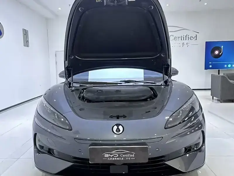 2024 Denza Z9 с пробегом 39 000 км