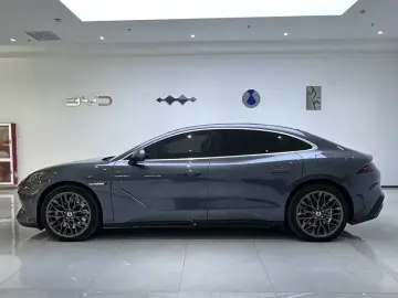 2024 Denza Z9 с пробегом 39 000 км