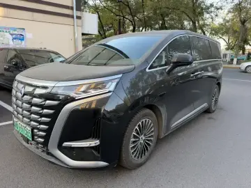 2022 Denza D9 с пробегом 44 000 км