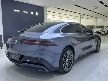 2024 Denza Z9 с пробегом 39 000 км