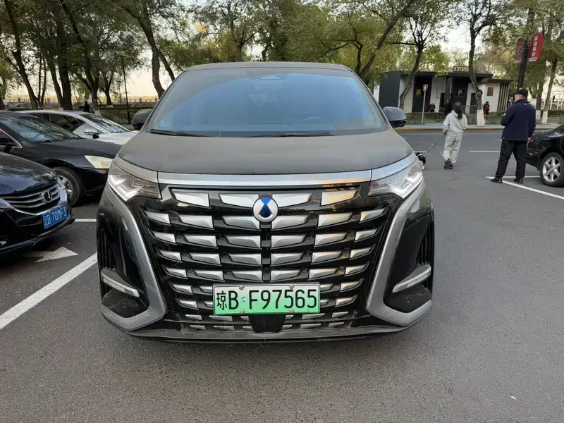2022 Denza D9 с пробегом 44 000 км
