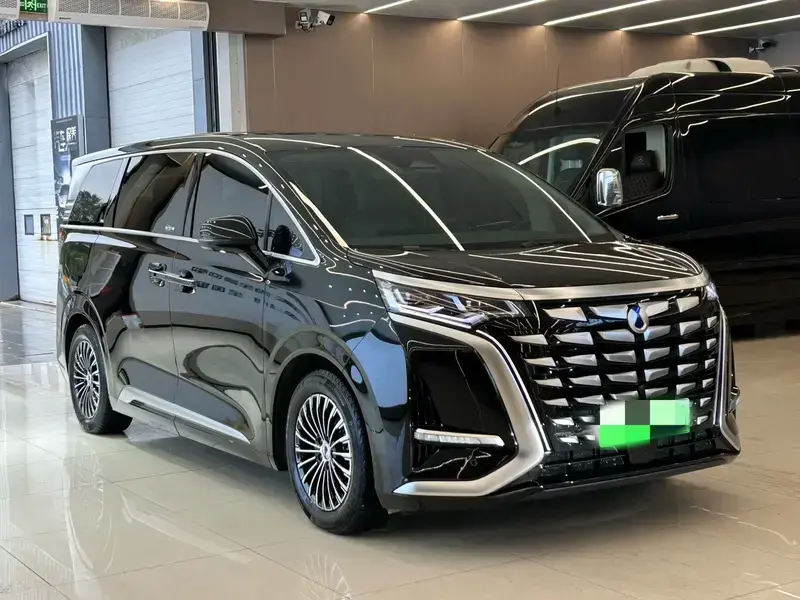 2022 Denza D9 с пробегом 96 000 км
