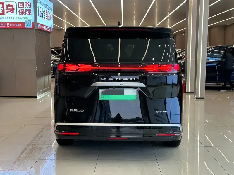 2022 Denza D9 с пробегом 96 000 км