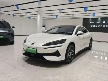 2024 Denza Z9 с пробегом 16 000 км