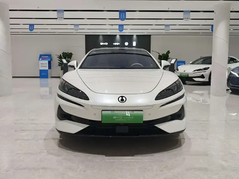 2024 Denza Z9 с пробегом 16 000 км