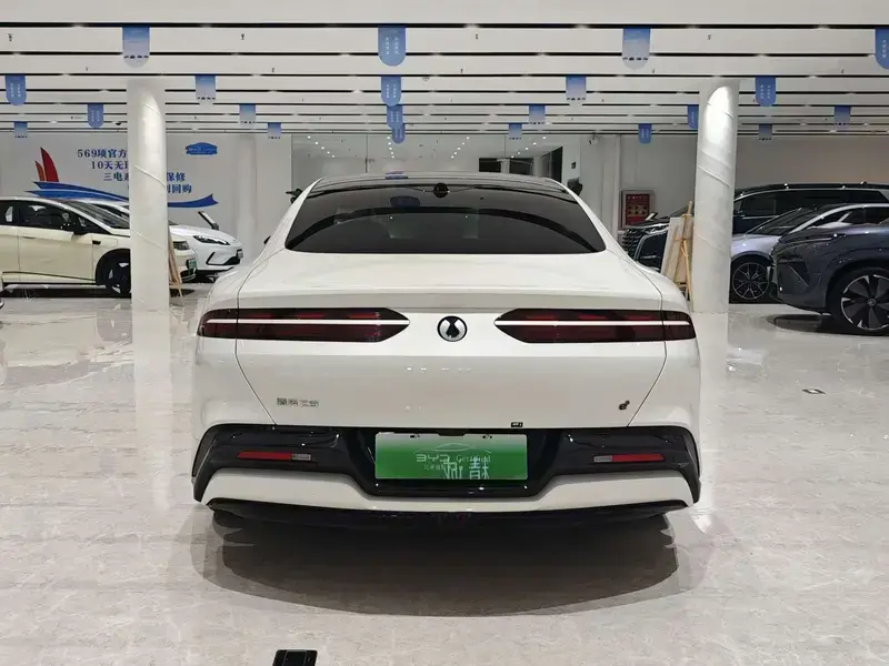 2024 Denza Z9 с пробегом 16 000 км