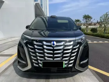 2025 Denza D9 с пробегом 15 000 км