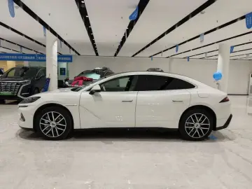 2024 Denza Z9 с пробегом 7 400 км