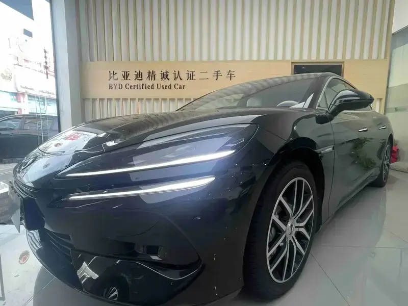 2024 Denza Z9 с пробегом 7 300 км