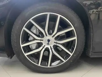 2024 Denza Z9 с пробегом 7 300 км
