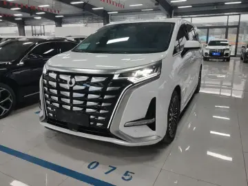 2022 Denza D9 с пробегом 82 000 км