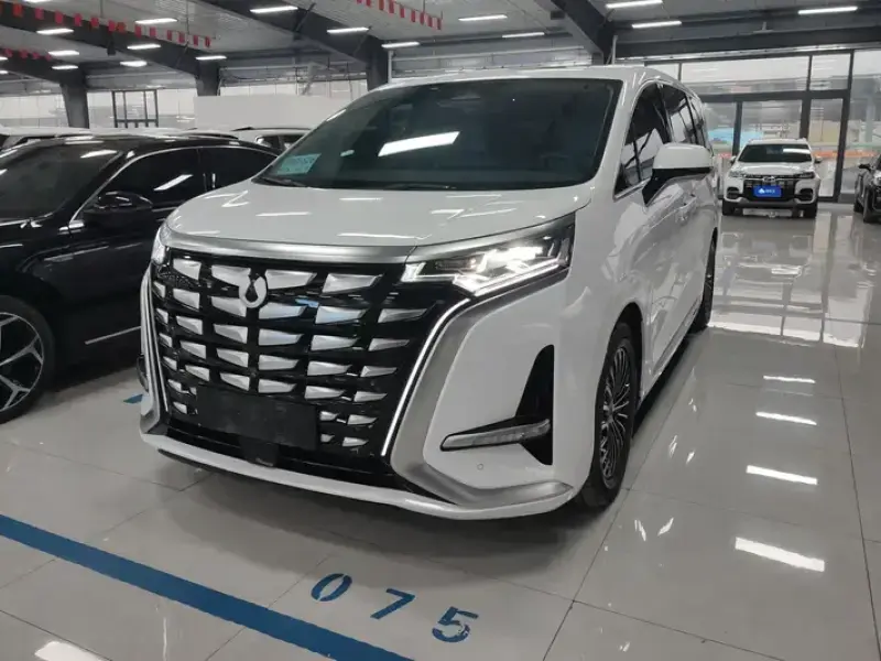 2022 Denza D9 с пробегом 82 000 км