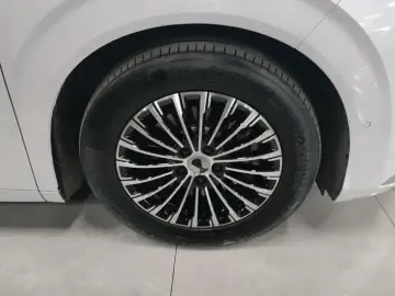 2022 Denza D9 с пробегом 82 000 км