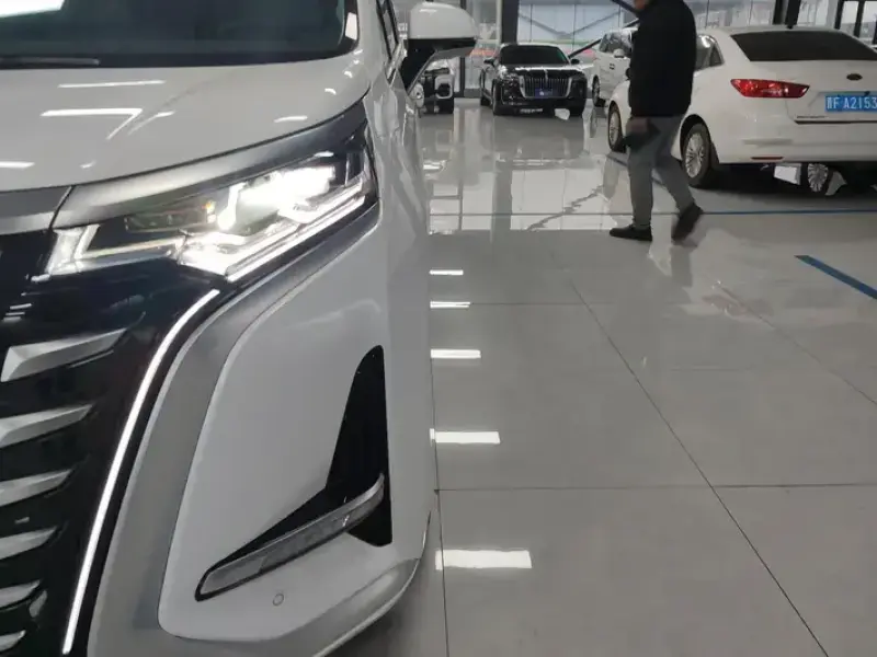 2022 Denza D9 с пробегом 82 000 км