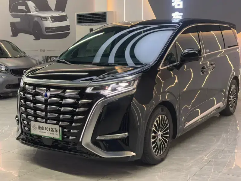 2024 Denza D9 с пробегом 54 000 км