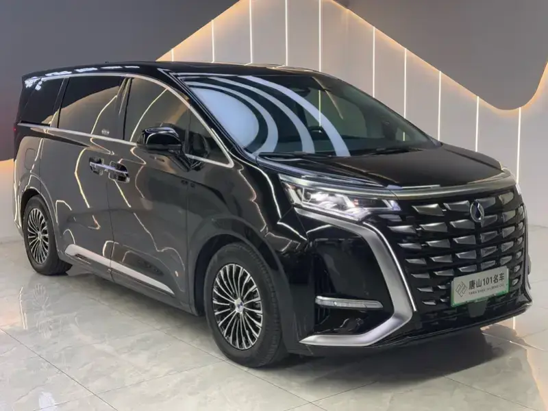 2024 Denza D9 с пробегом 54 000 км