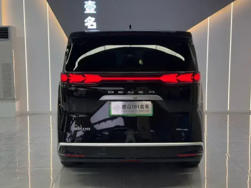 2024 Denza D9 с пробегом 54 000 км